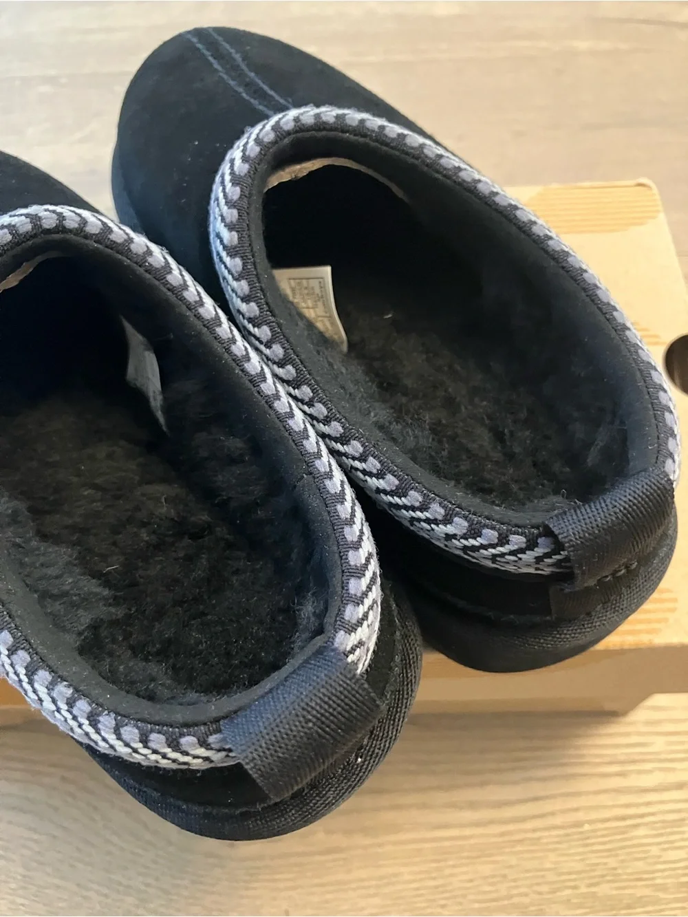 New KOOLABURRA Kids Burree Suede Black Slipper Shoes